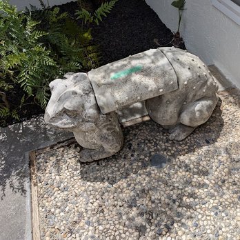 OVA Movers - This is how they picked up the bench - pieces, 500 # total - Movers Near Me OVA Movers - This is how they picked up the bench - pieces, 500 # total - Movers Near Me