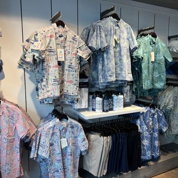 Reyn Spooner Ala Moana Center - Alfred Shaheen Collection Display Men's Spring 2024 Collection - Men's Clothing Near Me - Honolulu, Hawaii Reyn Spooner Ala Moana Center - Alfred Shaheen Collection Display Men's Spring 2024 Collection - Men's Clothing Near Me - Honolulu, Hawaii