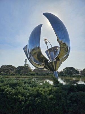 Floralis Generica by null