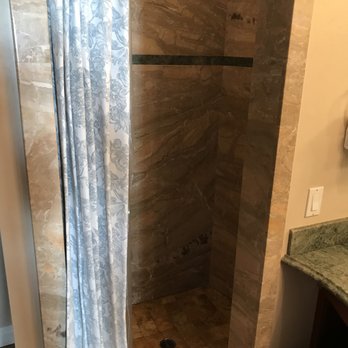 Moonstone Cottages - Moonstone cottages shower - Hotels Near Me - Cambria, California