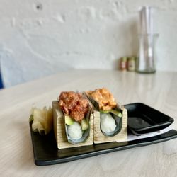 Cafe Yoto - Temaki (spicy salmon and spicy tuna)