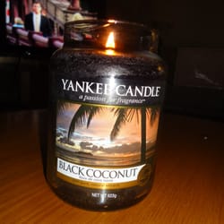 Yankee Candle Settler's Green Outlet Village - Black coconut large jar for $17