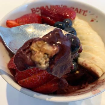 Bogart's Cafe - Açai bowl - Breakfast & Brunch Near Me - Honolulu, Hawaii Bogart's Cafe - Açai bowl - Breakfast & Brunch Near Me - Honolulu, Hawaii