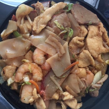 Mandarin Court - Combo chow fun - Sushi Bars Near Me - Dumfries, Virginia Mandarin Court - Combo chow fun - Sushi Bars Near Me - Dumfries, Virginia