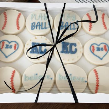 Cookie Bliss -  dozen baseball cookies in a box - Bakeries Near Me