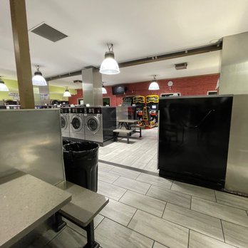 Rio Laundromat - Laundromat Near Me - Canoga park, California Rio Laundromat - Laundromat Near Me - Canoga park, California