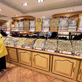 La Cure Gourmande - Candy Stores Near Me - Marseille, 13 La Cure Gourmande - Candy Stores Near Me - Marseille, 13