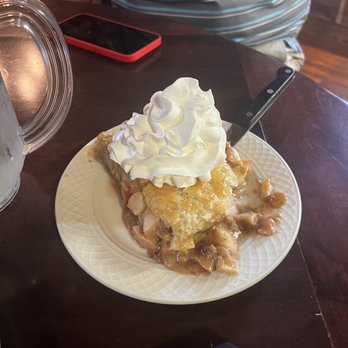 Glarner Stube - Apple pie - American Near Me - New Glarus, Wisconsin Glarner Stube - Apple pie - American Near Me - New Glarus, Wisconsin