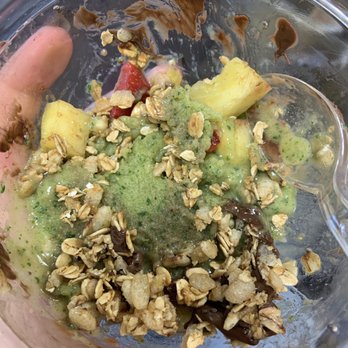 Frutta Bowls - Looks like they rushed the thawing process and the fruit was bruised oxidized - Acai Bowls Near Me - Ewing Township, New Jersey