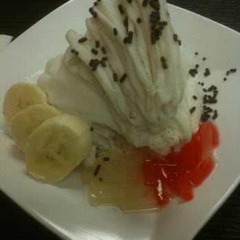Frostcity - Strawberry banana - Desserts Near Me - Honolulu, Hawaii
