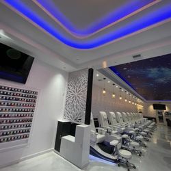 Love Nails Spa - Inside