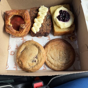 Ophelia - All the sweets - Bakeries Near Me - Miami, Florida