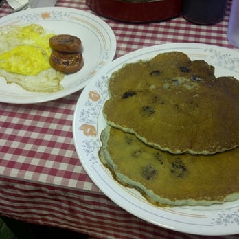 Harry's Café - 2-2-2 2 eggs, 2 meat & 2 blueberry pancakes - Breakfast & Brunch Near Me - Honolulu, Hawaii Harry's Café - 2-2-2 2 eggs, 2 meat & 2 blueberry pancakes - Breakfast & Brunch Near Me - Honolulu, Hawaii