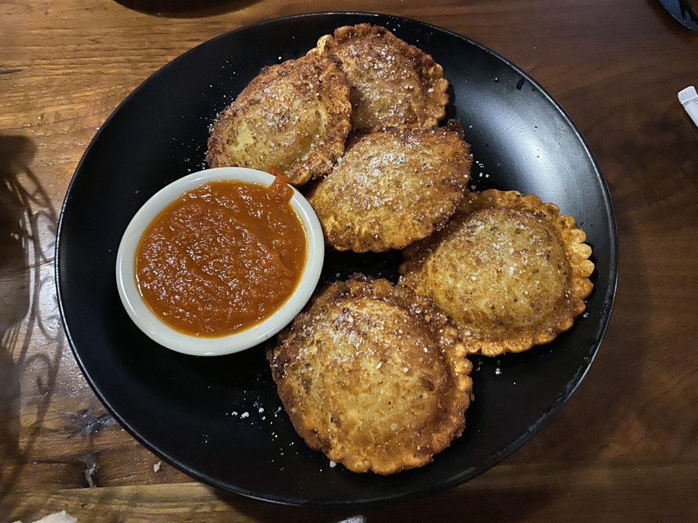 NAPOLI’S ITALIAN RESTAURANT Updated July 2024 149 Photos & 242