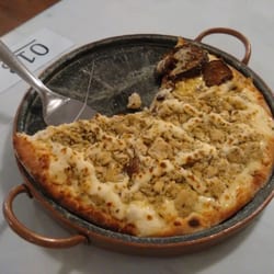 Fiore di Zucca - Uma fatia da Etna e uma da de frango com Catupiry (parecia ser o original)