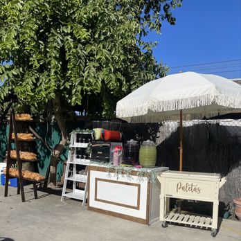 DD's Ice Cream - Paleta cart package & slushy machine package w/ personal agua frescas - Caterers Near Me