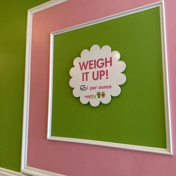 sweetFrog Premium Frozen Yogurt - Overall price is based on the total weight of yogurt + toppings. - Ice Cream & Frozen Yogurt Near Me - Lancaster, Pennsylvania sweetFrog Premium Frozen Yogurt - Overall price is based on the total weight of yogurt + toppings. - Ice Cream & Frozen Yogurt Near Me - Lancaster, Pennsylvania