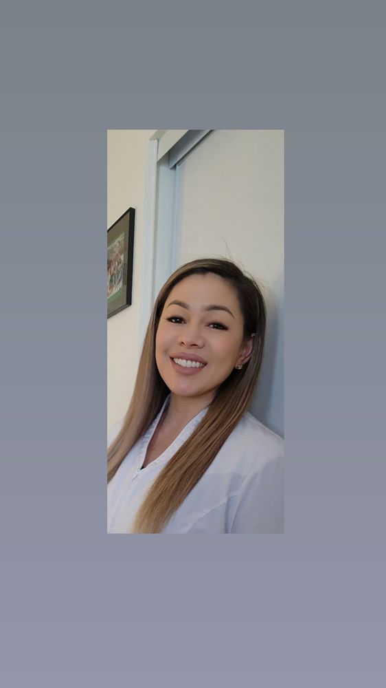 April's Skincare & Beautique Logo