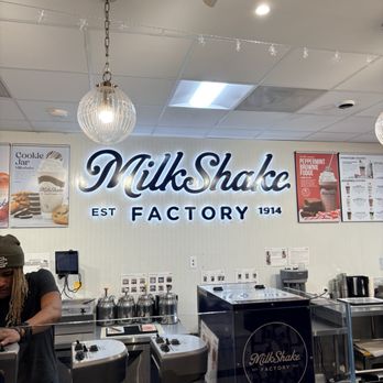 MilkShake Factory Charlotte Uptown - Behind the counter. - Ice Cream & Frozen Yogurt Near Me - Charlotte, North Carolina