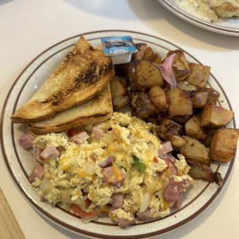 The Mont - The Mont Meat Scramble - Breakfast & Brunch Near Me - Portland, Oregon The Mont - The Mont Meat Scramble - Breakfast & Brunch Near Me - Portland, Oregon