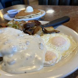 Perko's Cafe - Chicken Fried Steak and Eggs w extra gravy