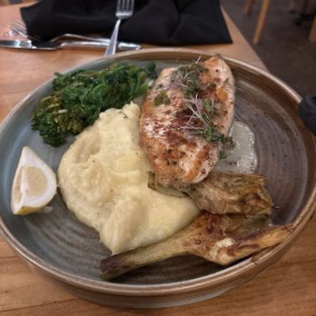 M'tucci's Moderno - Italian Near Me - Rio Rancho, New Mexico