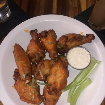 BeeZr - Buffalo wings - Gastropubs Near Me - Huntsville, Alabama BeeZr - Buffalo wings - Gastropubs Near Me - Huntsville, Alabama