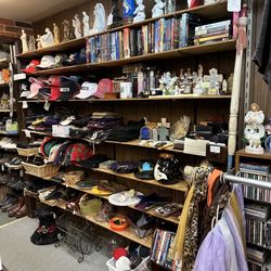 Bucky's The Closet - Shelf