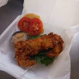 Fried Jumbo Soft-shell Crab with Lettuce & Tomato Fried Jumbo Soft-shell Crab with Lettuce & Tomato