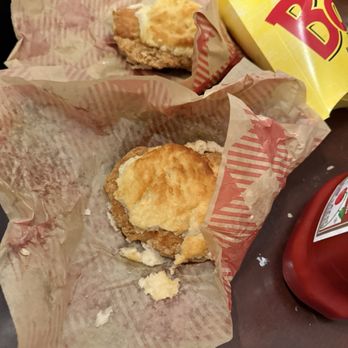 Bojangles - This was supposed to be sandwich combos - Fast Food Near Me - Charlotte, North Carolina