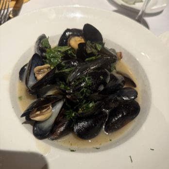 Absolutely Mario - Mussels in garlic wine sauce - Italian Near Me - Farmingdale, New York Absolutely Mario - Mussels in garlic wine sauce - Italian Near Me - Farmingdale, New York