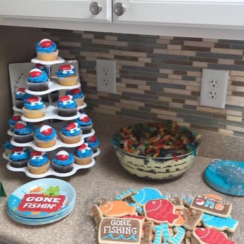 Crystal's Cakery - Bakeries Near Me - Ellwood City, Pennsylvania