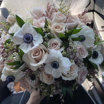Coral Path Designs - Florists Near Me - Burbank, California Coral Path Designs - Florists Near Me - Burbank, California