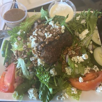 Blackwater Bistro - Blue cheese steak salad - Breakfast & Brunch Near Me - Milton, Florida