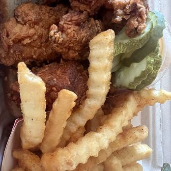 Dave's Hot Chicken - Chicken Shop Near Me - Brentwood, California Dave's Hot Chicken - Chicken Shop Near Me - Brentwood, California