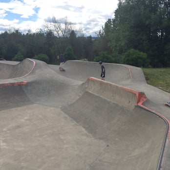 Ewing Young Dog Park - Brought 6 13 yrs old bots here. They had great time - Dog Parks Near Me - Newberg, Oregon
