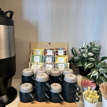 Capital One Lounge - Tea station with Premium Tea - Airport Lounges Near Me - Las Vegas, Nevada Capital One Lounge - Tea station with Premium Tea - Airport Lounges Near Me - Las Vegas, Nevada