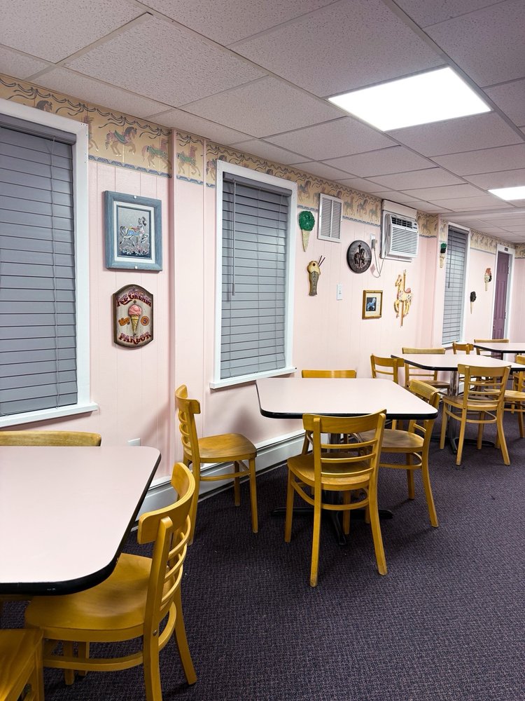 Hobby Horse Ice Cream Parlor Logo