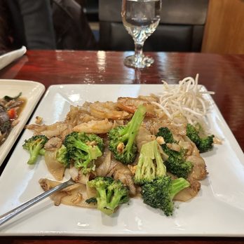 Amarin Thai Cuisine - Pad See Ewe - Thai Near Me - Mountain View, California Amarin Thai Cuisine - Pad See Ewe - Thai Near Me - Mountain View, California