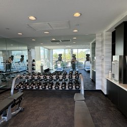 Fairfield by Marriott Inn & Suites Riverside Moreno Valley - Gym is decent with 1 weight rack and 3 elliptical + 3 tread mill