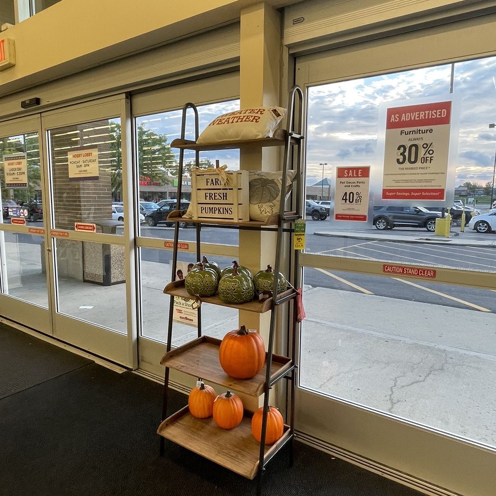 Hobby Lobby - Fall display - Arts & Crafts Near Me - Lees Summit, Missouri Hobby Lobby - Fall display - Arts & Crafts Near Me - Lees Summit, Missouri