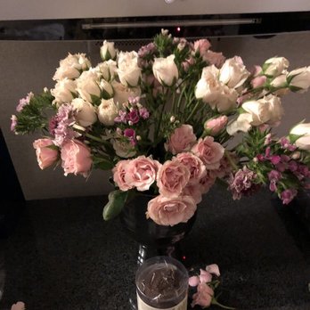 UrbanStems - "Pink Champagne" horrible, sloppy! Looks nothing like the photo!!! - Florists Near Me UrbanStems - "Pink Champagne" horrible, sloppy! Looks nothing like the photo!!! - Florists Near Me