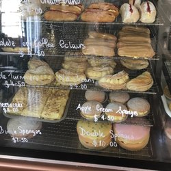 Cooma's Original Hotbake - Yummie cakes