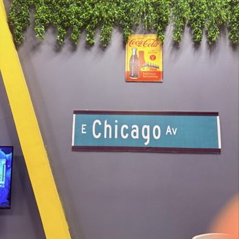 Chicagos Pizza - Some ivy from Wrigley Field - Pizza Near Me - Merida, YUC