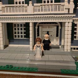 Salisbury Mansion - Lego replica of the house!
