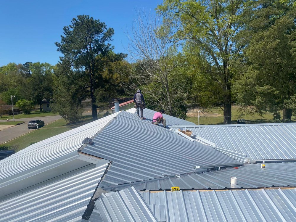 Slide of Alvarez Roofing