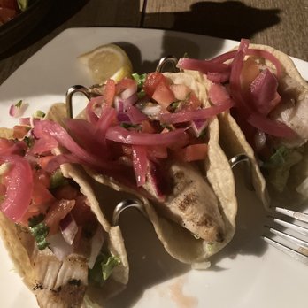 Castaway Cafe - Mani fish tacos - American Near Me - Lahaina, Hawaii