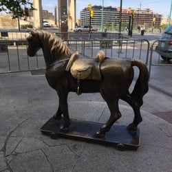 Caballito - Uffff!!!   Menos mal q estaba quieto!!!