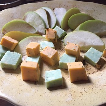 The Bors Hede Restaurant - Cotswolds & Devonshire Cheese with Apple and Pears - British Near Me - Carnation, Washington