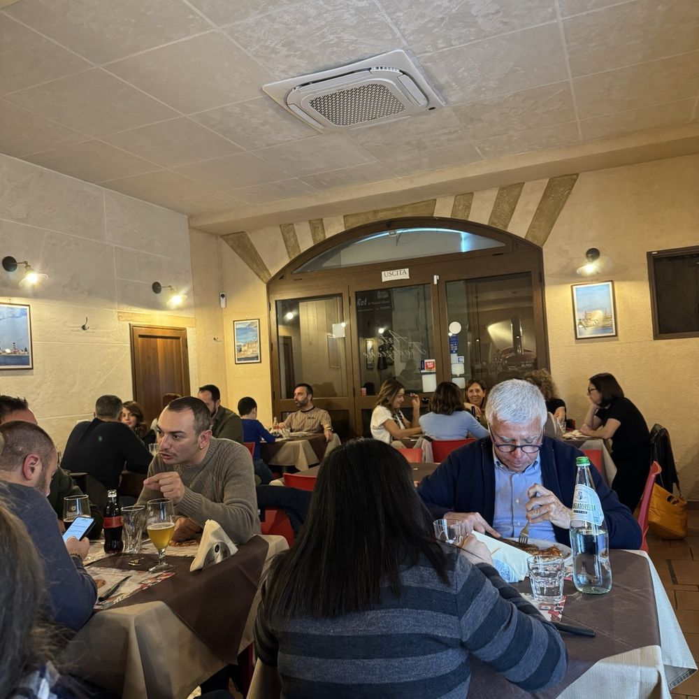 Arte e Tradizione - Dining room - Pizza Near Me - Palermo, Pennsylvania
